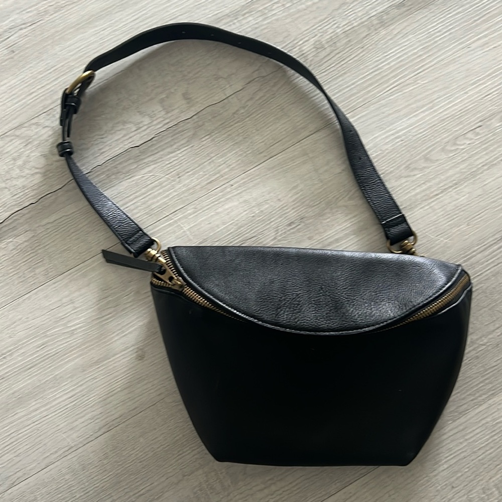 Black Universal Threads Target Belt Bag
